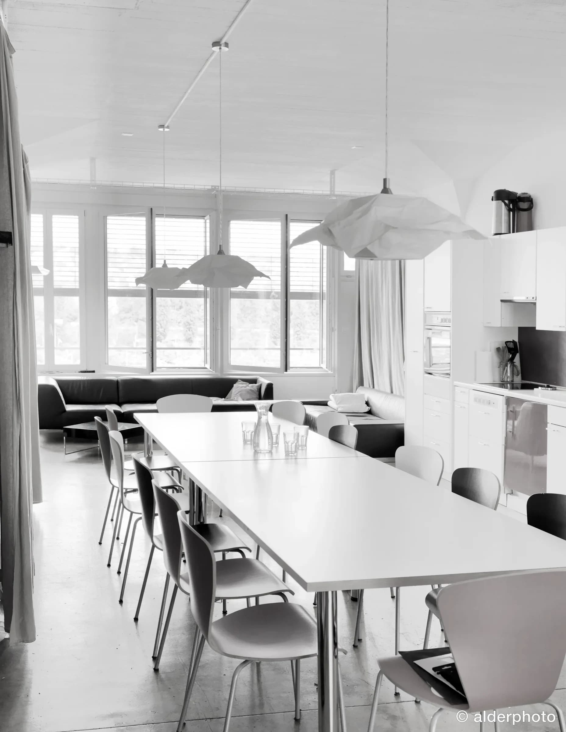 Kitchen, black and white